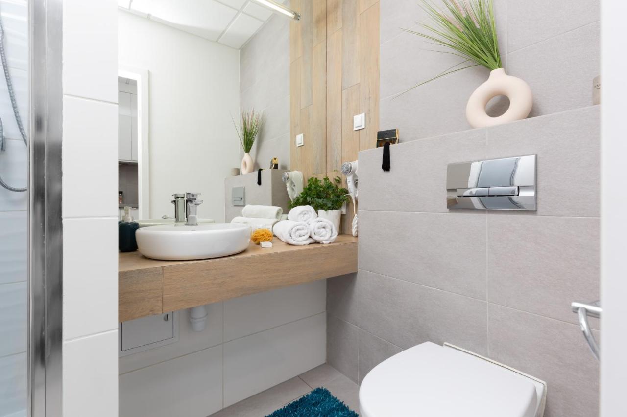 Apartments Varsovia Kasprzaka By Noclegi Renters ภายนอก รูปภาพ